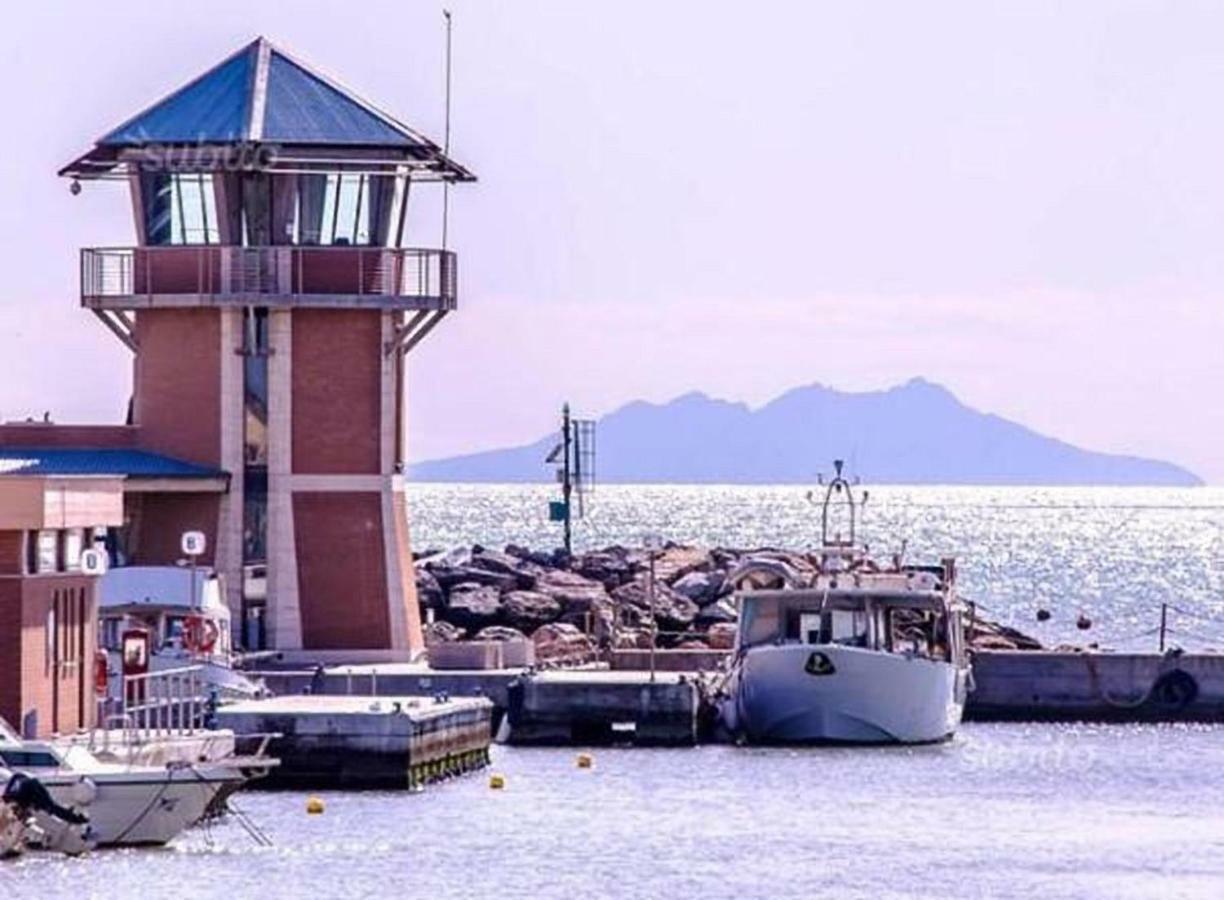 Yacht Suite Marina Di Grosseto Exterior foto
